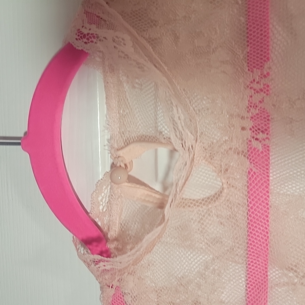 Pink lace blouse - Picture 3 of 6